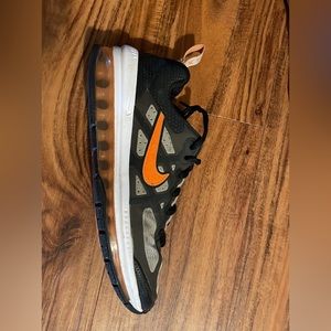 Boys/6Y/Nike Air Max sneakers